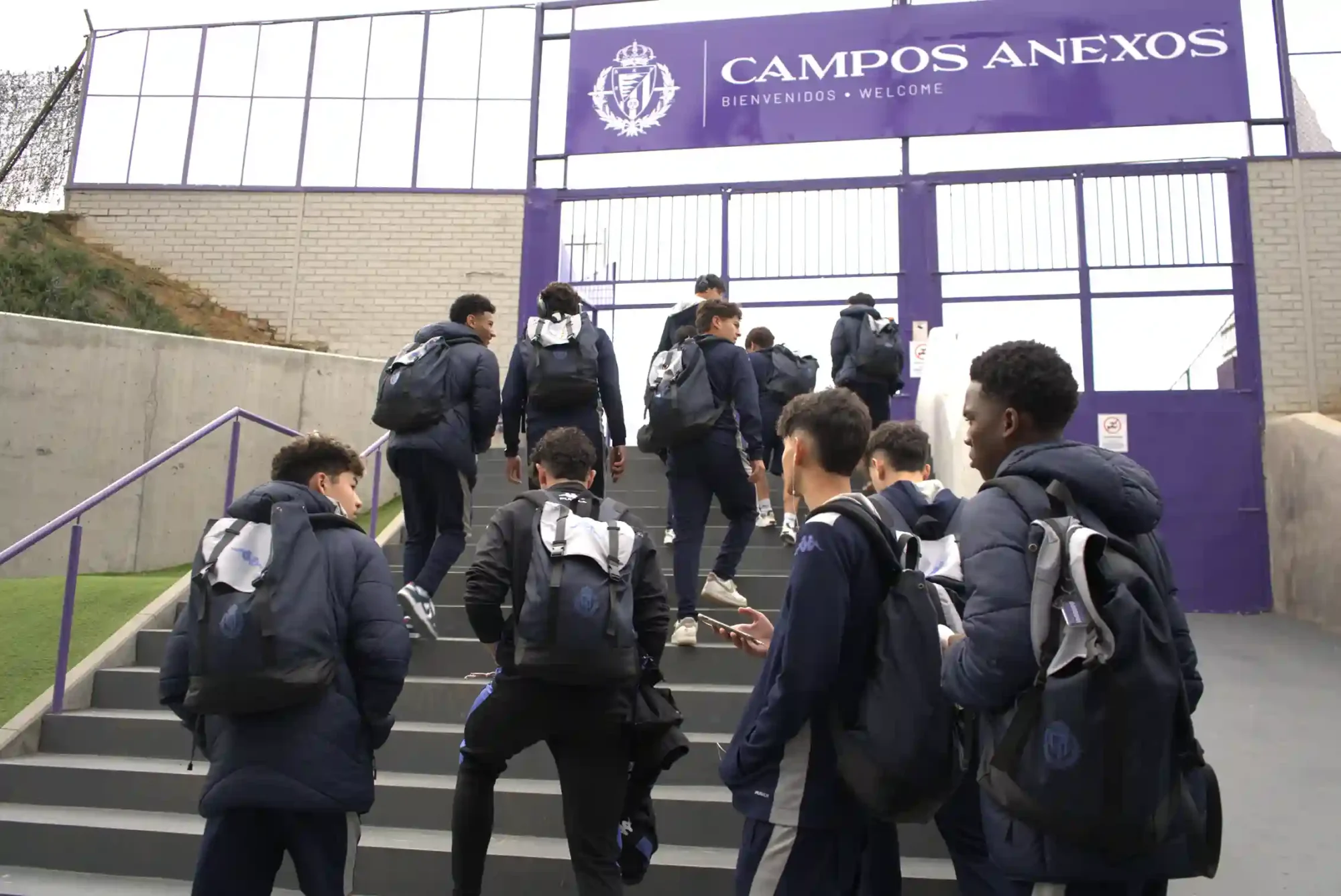 estudiar y jugar al futbol en españa